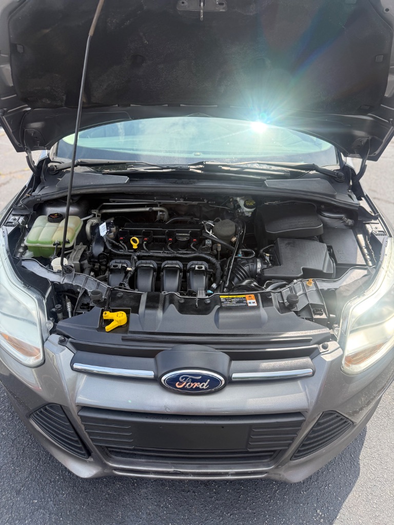 2014 Ford Focus SE - Photo 18