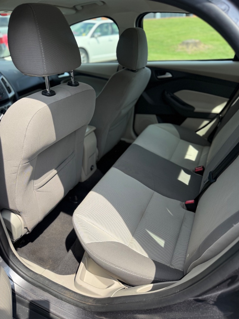 2014 Ford Focus SE - Photo 11