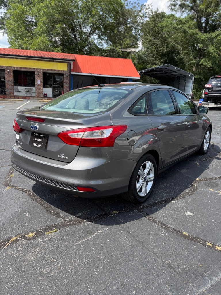 2014 Ford Focus SE - Photo 6