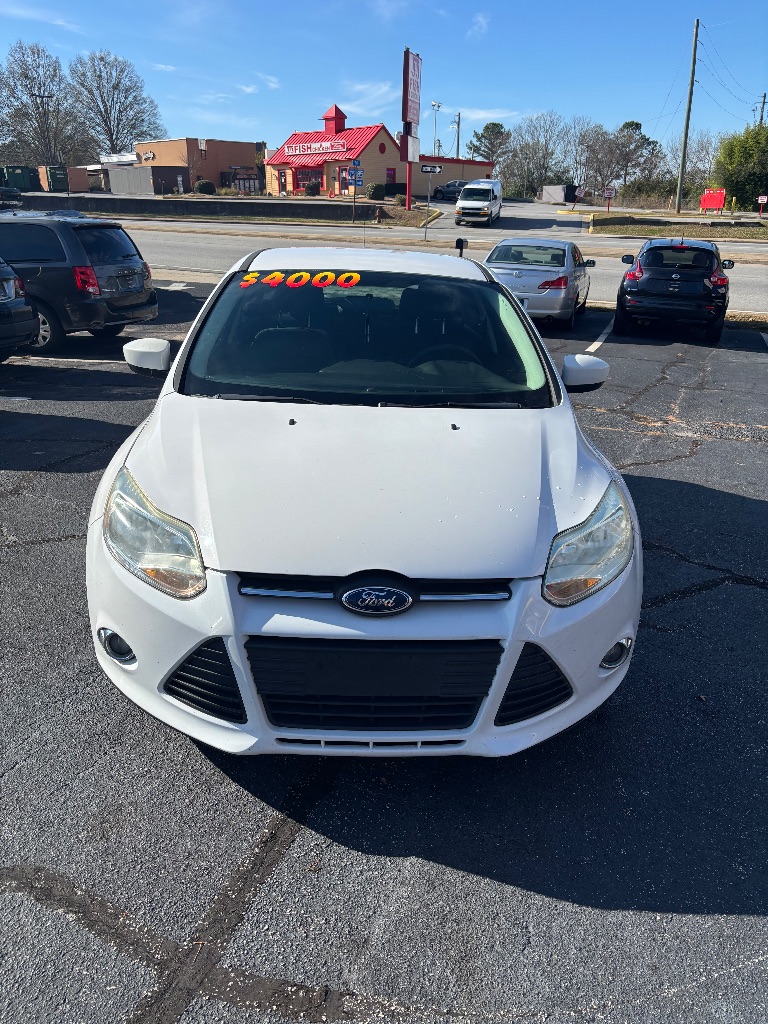 2012 Ford Focus SE's photo