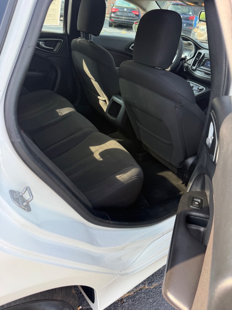 2015 Chrysler 200 Limited - Photo 15