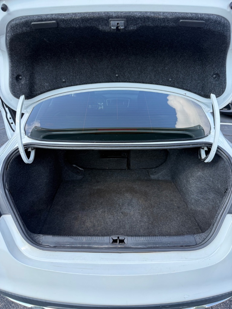 2015 Chrysler 200 Limited - Photo 11